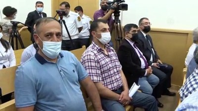 mahkeme heyeti - BAKÜ - 1. Karabağ Savaşı'nda Azerbaycanlı esirlere işkence yapmakla suçlanan 2 Ermeni yargı önünde Videosu