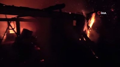 samanlik -  Bolu’da çıkan yangında ahır, samanlık ve garajlar küle döndü Videosu