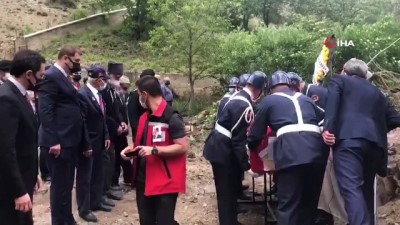 cenaze araci -  Gümüşhaneli Kıbrıs Gazisi son yolcuğuna uğurlandı Videosu