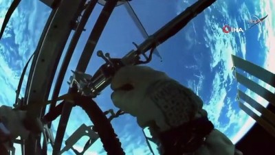 borat -  - Kozmonotların uzay yürüyüşünde Dünya görüntülendi Videosu