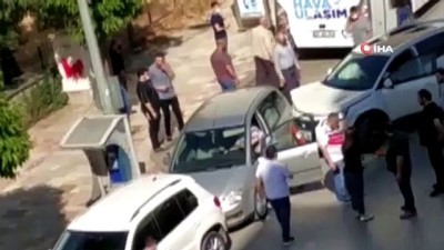 saglik ekibi -  Ticari taksinin U dönüşü zincirleme kazayla son buldu Videosu