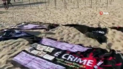 mezar tasi -  - Copacabana Plajı’na Covid-19’dan ölenler anısına 500 gül dikildi Videosu