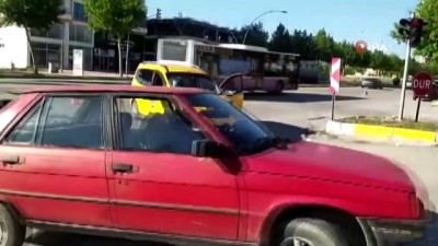 aktuel -  Otomobil ve motosiklet çarpıştı: 1 yaralı Videosu