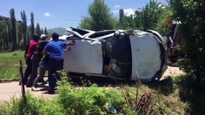 ambulans helikopter -  Sivas'ta bir araç istinat duvarına çarptı: 2 ölü, 2 ağır yaralı Videosu