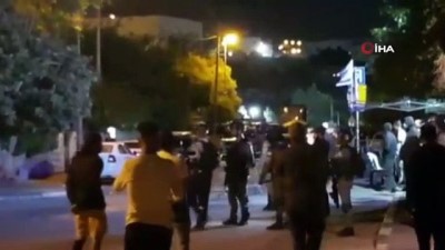 goz yasartici gaz -  - Yahudi yerleşimciler Şeyh Cerrah sakinlerine saldırdı: 2 yaralı Videosu