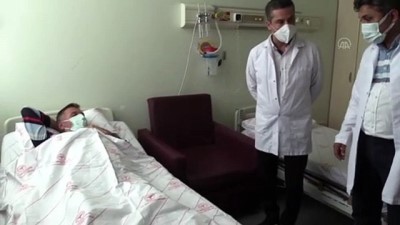 ameliyat - ANTALYA - Bir böbreğini kızına bağışlayan babanın 12 kilogramlık kitle oluşan diğer böbreği son anda kurtarıldı Videosu