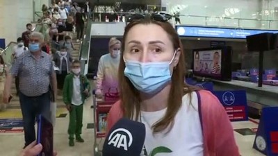 turist kafilesi - ANTALYA - Rusya'dan ilk turist kafilesi geldi (3) Videosu