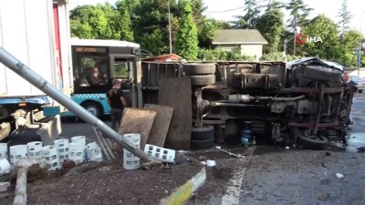  - Beykoz’da kamyonetle otomobil çarpıştı: Biri bebek 4 yaralı