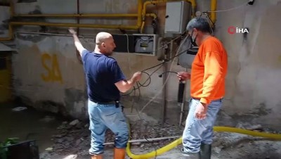 kanalizasyon -  Eskişehir’de kanalizasyon taştı, bir binanın altı su doldu Videosu