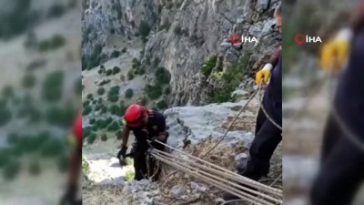 buyuksehir belediyesi -  Kayalıklarda mahsur kalan oğlak kurtarıldı Videosu