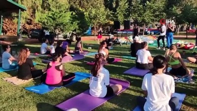 yoga -  Kuşadası’nda  Dünya Yoga Günü etkinliği Videosu