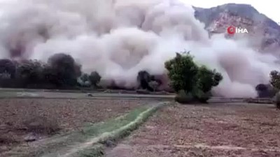 kordon -  - Pakistan'da toprak kayması : 3 ölü Videosu