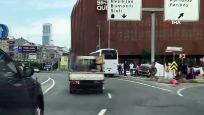 gezin -  Şişli’de çocukların kamyonet kasasındaki tehlikeli yolculuğu kamerada Videosu