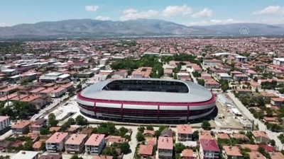 kar yagisi - ERZİNCAN - Açılışı için gün sayılan modern şehir stadı Erzincanlıları cezbedecek Videosu