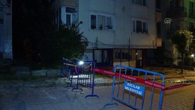 İSTANBUL - Avcılar'da kolonu çatlayan 5 katlı bina boşatıldı