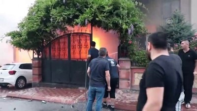 kozmetik urunler - KAYSERİ - Bir apartmanın zemin katındaki dükkanda çıkan yangın söndürüldü Videosu