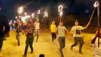 isgal - NABLUS - Batı Şeria'daki Filistinliler, İsrail'in yerleşimci politikalarına 'gece karmaşası' eylemleriyle direniyor Videosu
