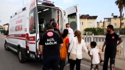 korkuluk - ANTALYA - Tur midibüsü ile hafif ticari araç çarpıştı: 5 yaralı Videosu