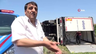 tir soforu -  - Arnavutköy’de malzeme yüklü tır toprak yola devrildi Videosu