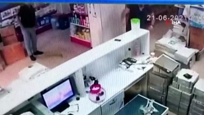 altin -  Asma kattan oğlunun üzerine böyle düştü Videosu