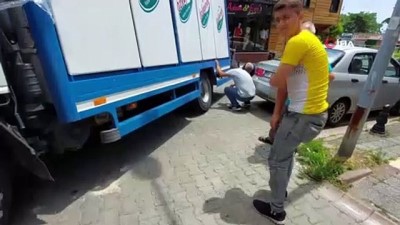asiri yagis -  Kamyonet çöken yola saplandı Videosu