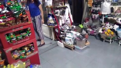 market -  Sokakta kekliğiyle yürüyen esnafı görenler şaşkına dönüyor Videosu