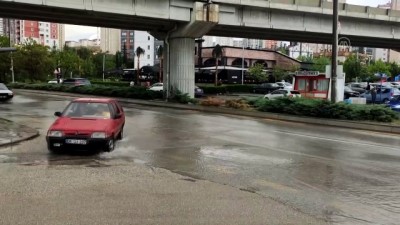 su - ANKARA - Başkentte sağanak nedeniyle bazı yollar su altında kaldı (2) Videosu
