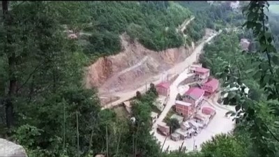 dinamit - GİRESUN - Dinamitle yol genişletme çalışması sırasında kopan kayalar binalara hasar verdi Videosu
