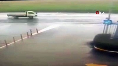 kamera -  Tekirdağ'da feci kaza kamerada: 3 yaralı Videosu