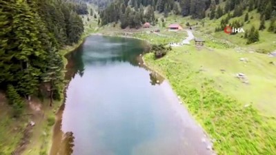  Balık Gölü, çam ormanları ve muhteşem doğasıyla görenleri mest ediyor