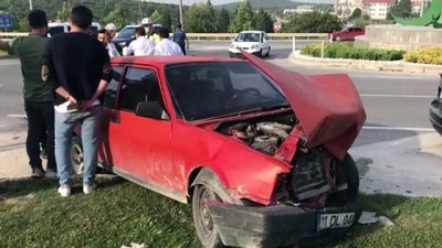 BİLECİK - Trafik kazasında 2 kişi yaralandı
