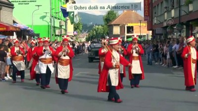 mehter takimi - DONJI VAKUF - Bosna Hersek'teki geleneksel Ayvaz Dede Şenlikleri'ne katılacak atlılar Prusac'a uğurlandı Videosu