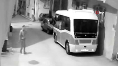 hirsiz -  Fare deliğinden girdi, minibüsü soydu Videosu