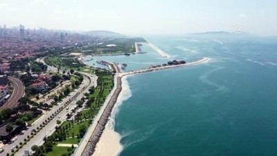 İSTANBUL - DRONE - Caddebostan sahilindeki müsilaj yoğunluğu azaldı (2)