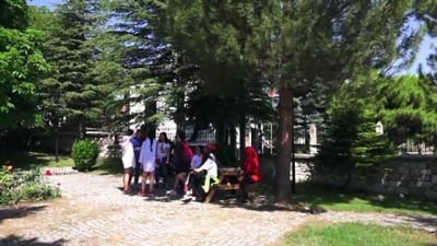 arastirmaci - KÜTAHYA - Yabancı öğrenciler Domaniç'teki 'tarihi göç yolu'nu gezdi Videosu