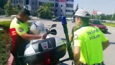 kullar -  Niğde’de öğrencileri YKS sınavına trafik polisleri yetiştirdi Videosu