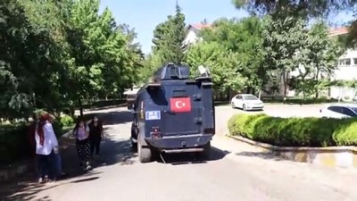polis araci - SİİRT - Üniversite adayları zırhlı polis aracıyla sınava yetiştirildi Videosu