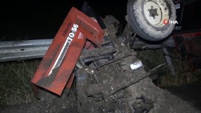 trafik polisi -  Tır ile çarpışan traktör ikiye ayrıldı: 1 yaralı Videosu
