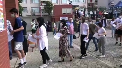 kapanma -  Yanlış okula gelen öğrencileri polis motosikletle yetiştirdi Videosu