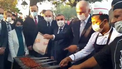 tron -  Bakan Ersoy ciğer kebabı pişirdi, Bakan Varank ise izledi Videosu