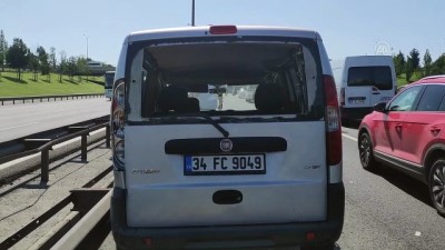 servis araci - İSTANBUL - Başakşehir'de hafif ticari aracın servise çarpması sonucu 1 kişi yaralandı Videosu