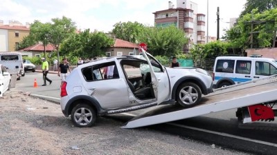 saglik ekibi - KAYSERİ - İki otomobil çarpıştı: 8 yaralı Videosu