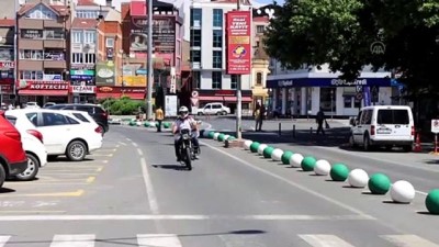 tedbirler - KIRKLARELİ - Trakya'da pazar günleri uygulanan sokağa çıkma kısıtlamasının son gününde YKS yoğunluğu yaşandı Videosu