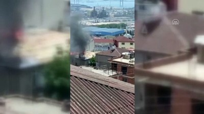 KOCAELİ - Apartmanın çatısında çıkan yangın 4 binada hasara neden oldu