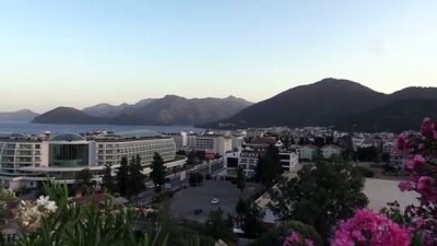icmeler - MUĞLA - Marmaris'te oteller ve yerleşim yerlerine yakın ormanlık alanda çıkan yangın kontrol altına alındı Videosu