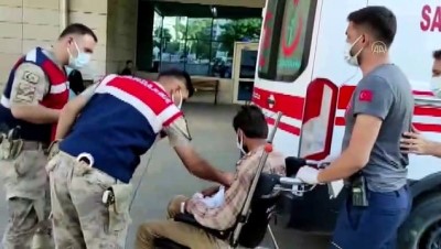 kontrol noktasi - SİİRT - Siirt Valiliği: Düzensiz göçmenlerin olduğu kamyondan açılan ateşe karşılık verildi, 2 kişi öldü, 12 kişi yaralandı Videosu