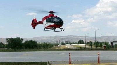 bebek - SİVAS - Ambulans helikopter 'Meliha bebek' için havalandı Videosu