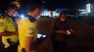 diyalog -  Alkollü sürücüden güldüren tehdit: 'Ben sizin komiseri arayayım' Videosu