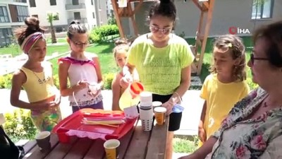 sokak hayvanlari -  Çocuklardan örnek davranış... Sokak hayvanları için limonata yapıp satıyorlar Videosu