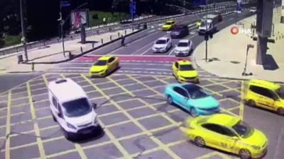 carpma ani -  Fren sistemi bozulan otomobil 5 araca böyle çarptı Videosu